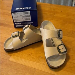 Birkenstock Arizona Big Buckle Sandals in Almond (Cream)
